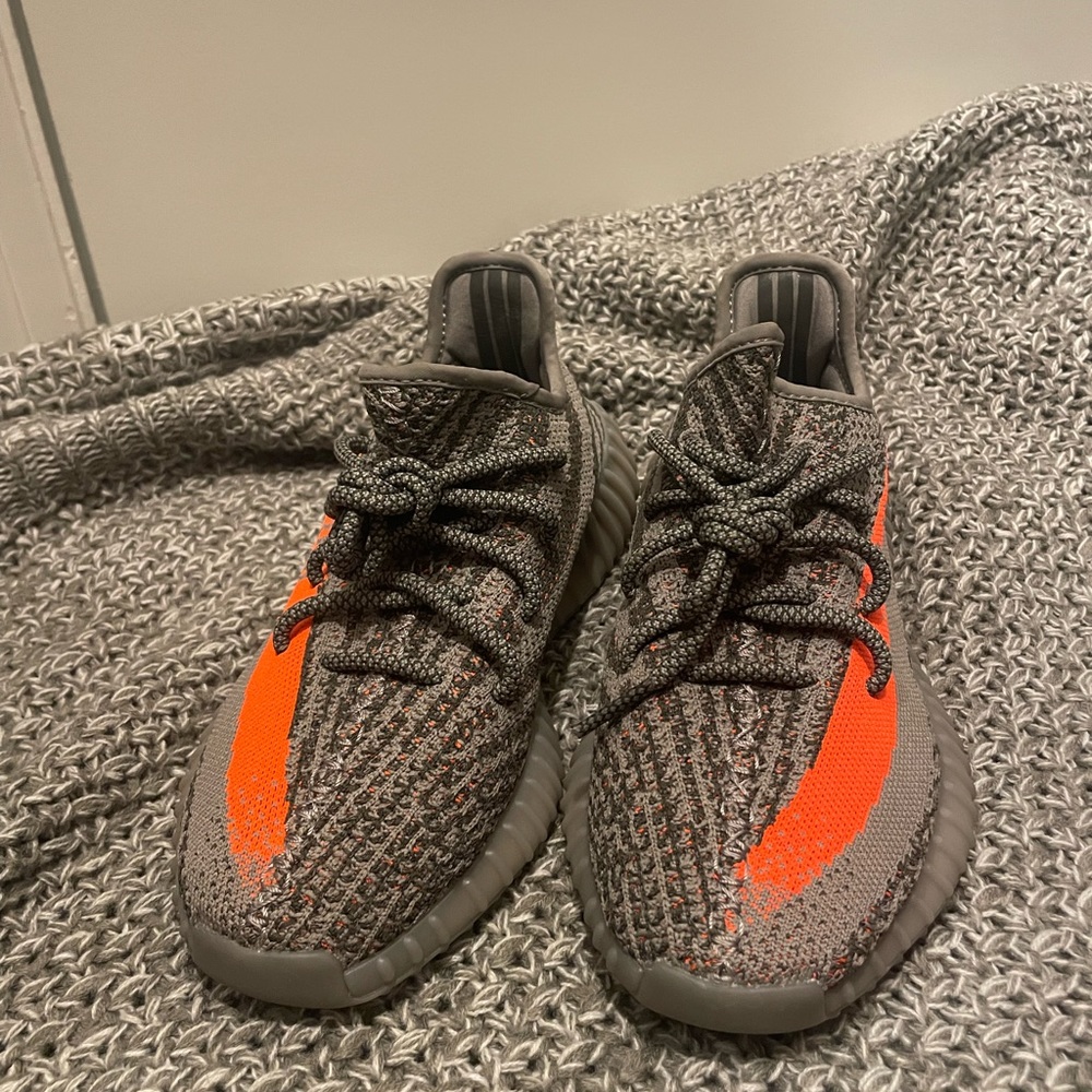 adidas Yeezy Boost 350 V2
Beluga Reflective